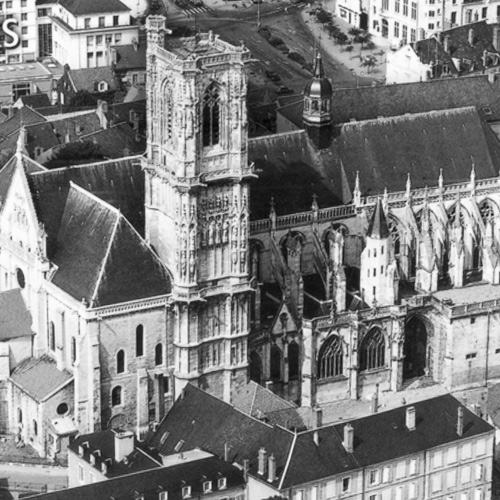 Cathédrale de Nevers (noir et blanc)